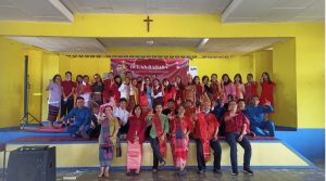 Foto bersama perayaan Sumpah Pemuda di SMP Katolik