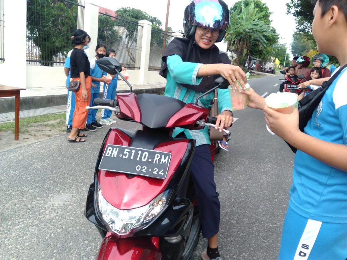 bagi takhjil SD maria cov