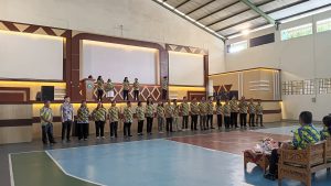 Perkenalan guru dan pegawai